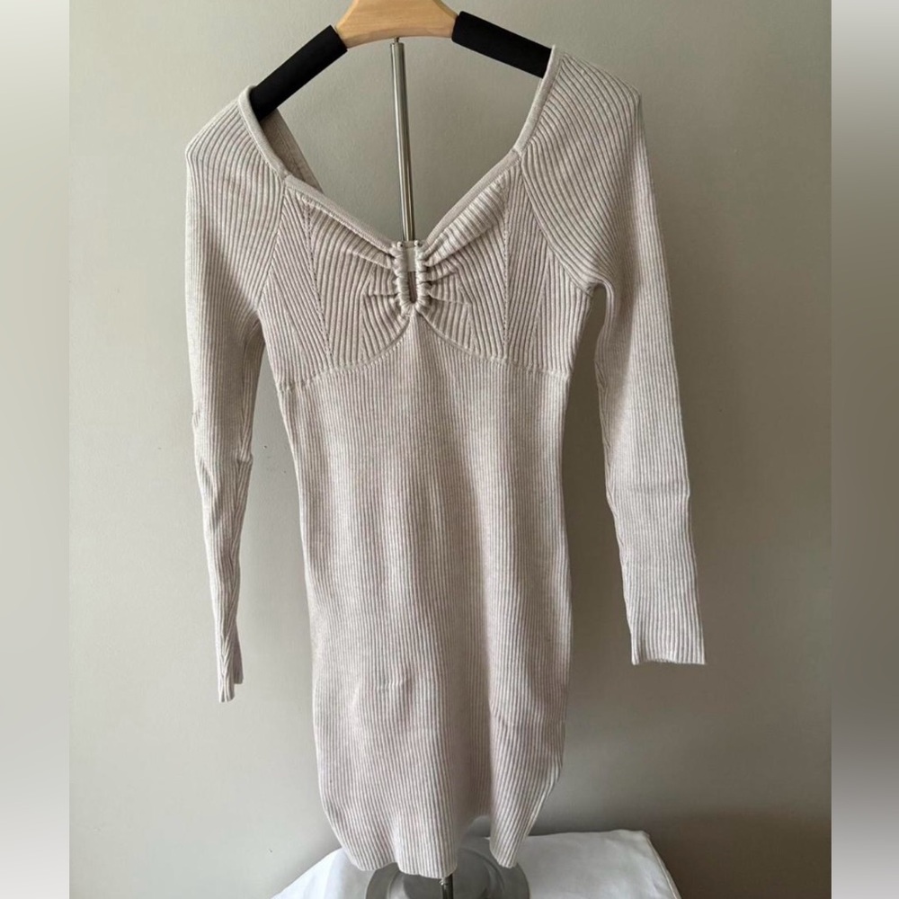 Elegant Cream V-Neck Ribbed Dress